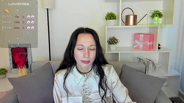 RubiHarlot online show from 10.05.25