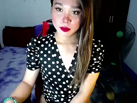 Urassiansweetcummer online show from 11.10.25