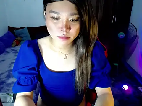 Snapshot of Urassiansweetcummer chatting on 03.13.26 Urassiansweetcummer online show from 03.13.26