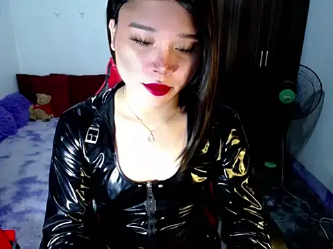 Snapshot of Urassiansweetcummer chatting on 06.30.26 Urassiansweetcummer online show from 06.30.26