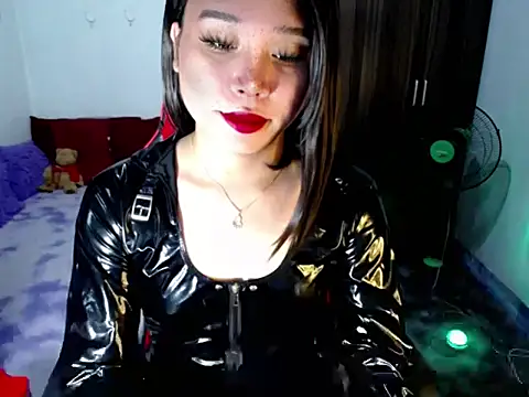 Snapshot of Urassiansweetcummer chatting on 07.02.26 Urassiansweetcummer online show from 07.02.26