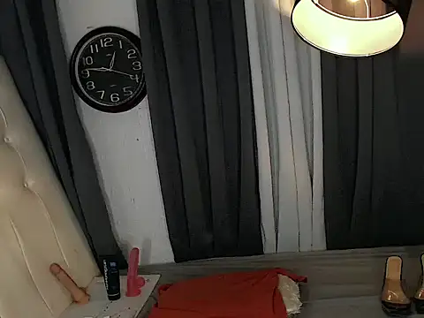 Foxxy Barbie online show from 04.06.26