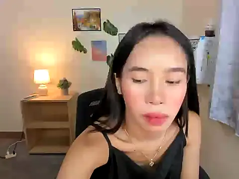 Snapshot of Shindoll chatting on 09.30.25 Shindoll online show from 09.30.25