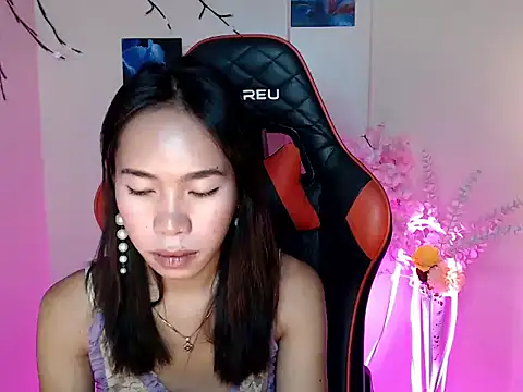 Snapshot of Shindoll chatting on 11.01.25 Shindoll online show from 11.01.25