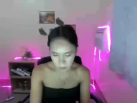 Snapshot of Shindoll chatting on 11.05.25 Shindoll online show from 11.05.25