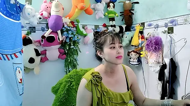 emgaixinhngoan online show from 10.21.25