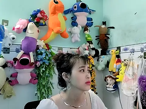 emgaixinhngoan online show from 11.24.25