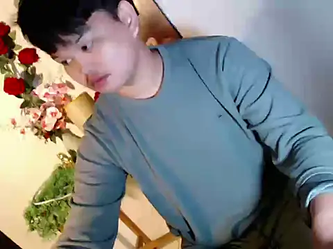 Snapshot of Reynelcock chatting on 06.19.26 Reynelcock online show from 06.19.26