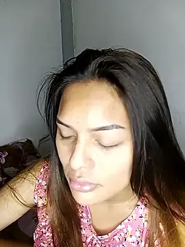 Snapshot of Wena_Larson88 chatting on 11.03.25 Wena Larson88 online show from 11.03.25