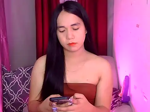 Snapshot of SexyMica69 chatting on 10.28.25 SexyMica69 online show from 10.28.25