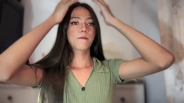 slimladyxoxo online show from 12.22.25