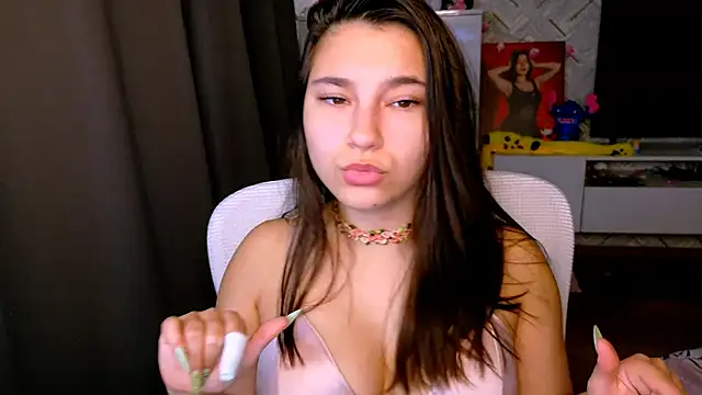 Snapshot of Arianna_Grend chatting on 10.14.25 Arianna Grend online show from 10.14.25