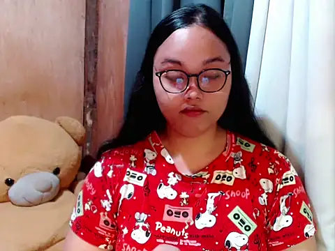 Snapshot of _Lylia chatting on 02.04.26 Lylia online show from 02.04.26