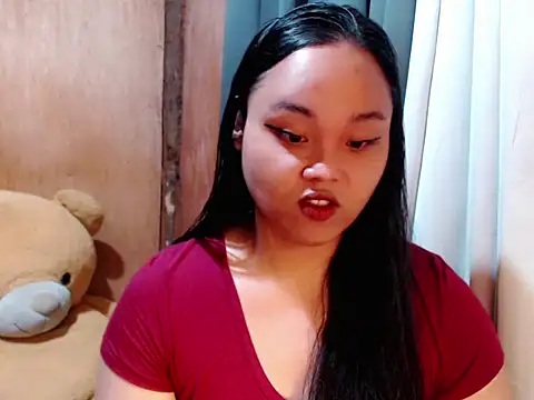 Snapshot of _Lylia chatting on 02.13.26 Lylia online show from 02.13.26