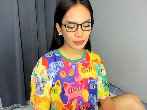 Snapshot of lucyshanex chatting on 10.26.25 lucyshanex online show from 10.26.25