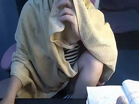 Snapshot of Ori-Yannie chatting on 11.14.25 Ori-Yannie online show from 11.14.25