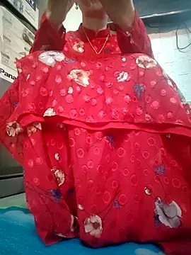 Du-Uyen online show from 11.18.25