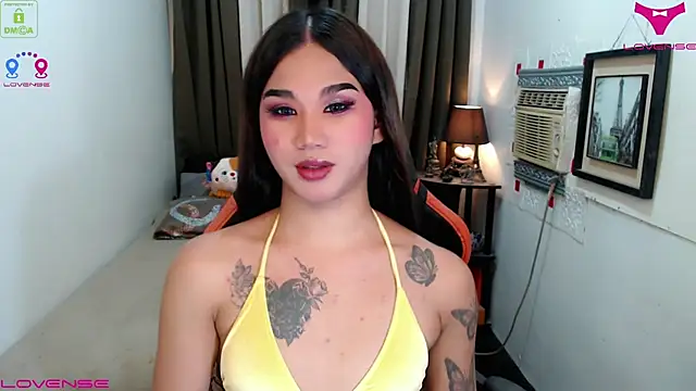 Snapshot of lil_fantacy chatting on 11.23.25 lil fantacy online show from 11.23.25