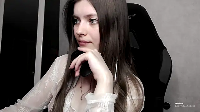 Snapshot of cute_elfy_ chatting on 09.11.25 cute elfy online show from 09.11.25