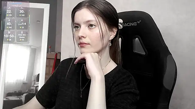 Snapshot of cute_elfy_ chatting on 09.24.25 cute elfy online show from 09.24.25