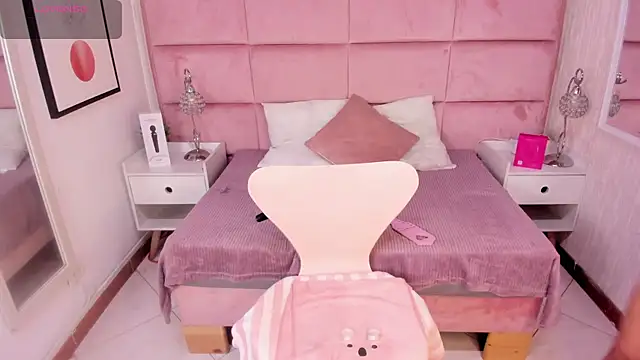 Janah Myers online show from 10.25.25