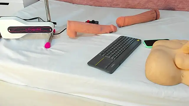 Snapshot of Wonderkloe_ chatting on 02.12.26 Wonderkloe online show from 02.12.26