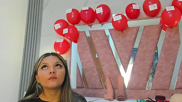 Snapshot of Wonderkloe_ chatting on 02.18.26 Wonderkloe online show from 02.18.26