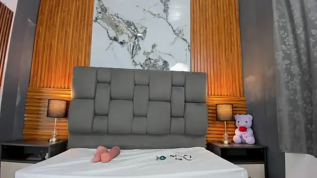 Wonderkloe  online show from 04.08.26