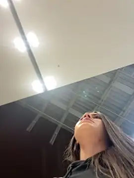 Isabella21  online show from 10.23.25