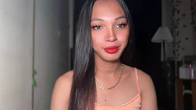 Snapshot of Simi_Ipit chatting on 11.24.25 Simi Ipit online show from 11.24.25