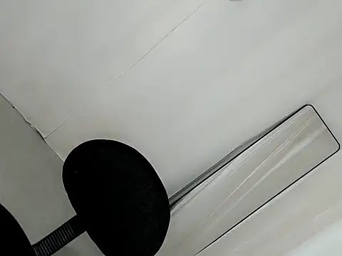 Snapshot of itsmekianna chatting on 10.20.25 itsmekianna online show from 10.20.25