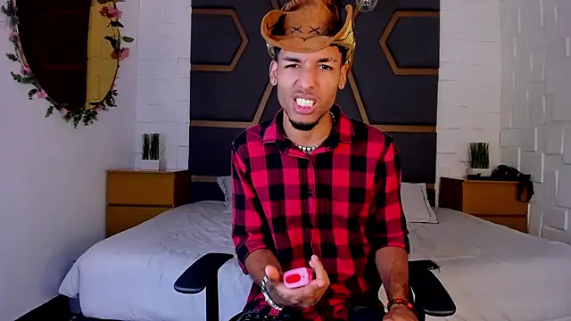 Thiagoferreti online show from 11.26.25