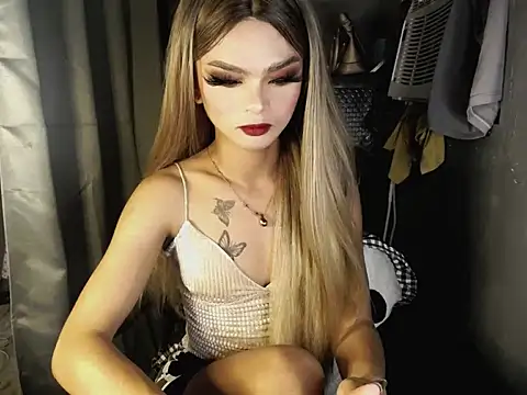 Snapshot of lexie_malingera chatting on 04.01.26 lexie malingera online show from 04.01.26