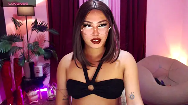 Unique Maya online show from 09.17.25