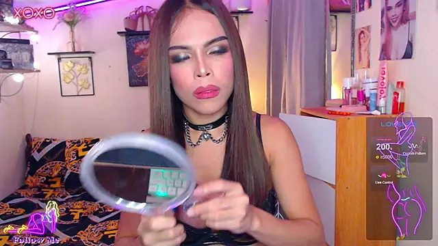 izabella moore online show from 11.21.25