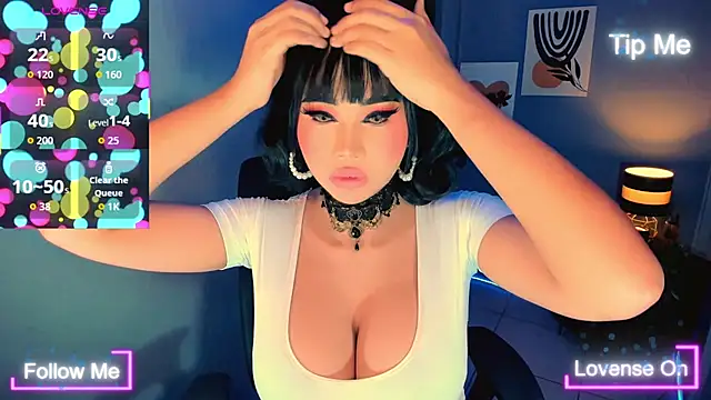 TriciaCumLoader online show from 11.18.25