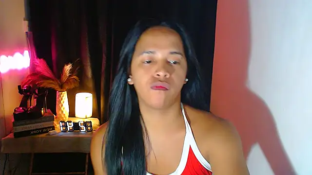 Lorainnelustts online show from 12.02.25