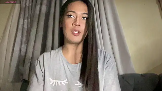 Snapshot of fallon_empress143 chatting on 11.17.25 fallon empress143 online show from 11.17.25