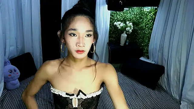 Snapshot of lhexiecollins chatting on 12.18.25 lhexiecollins online show from 12.18.25