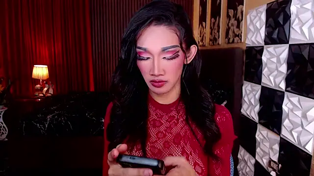 lhexiecollins online show from 04.13.26