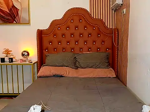 ur little secret online show from 01.08.26