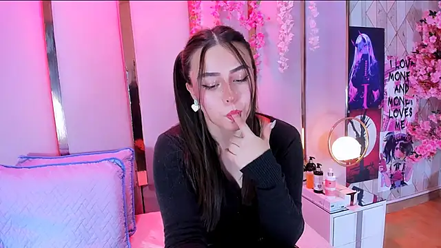 HannaCollins  online show from 03.08.26