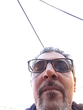 Snapshot of RobertoVip77 chatting on 10.20.25 RobertoVip77 online show from 10.20.25