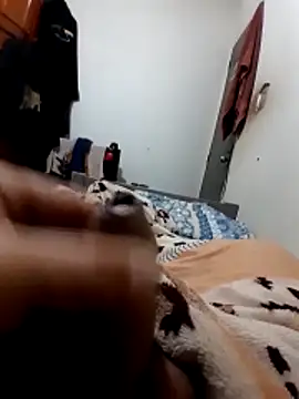 Snapshot of RobertoVip77 chatting on 11.02.25 RobertoVip77 online show from 11.02.25