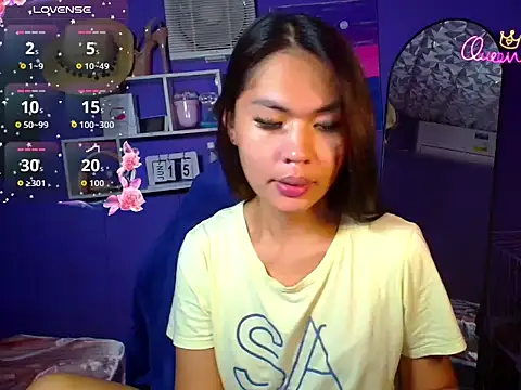 Snapshot of urgirljane chatting on 06.15.26 urgirljane online show from 06.15.26