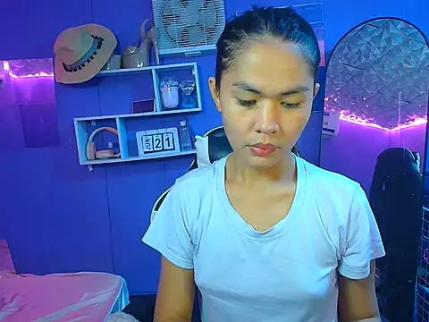 Snapshot of urgirljane chatting on 06.21.26 urgirljane online show from 06.21.26