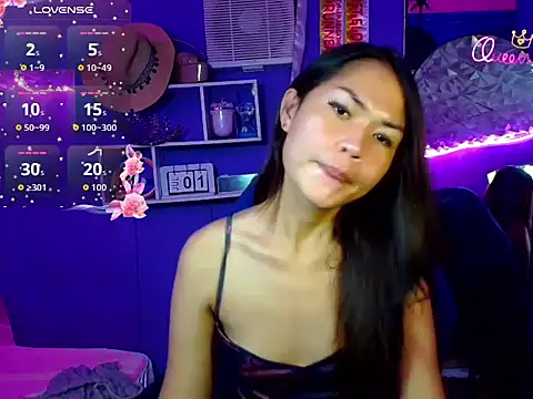 Snapshot of urgirljane chatting on 06.30.26 urgirljane online show from 06.30.26
