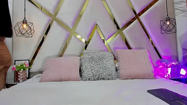 FernandaRousse online show from 10.27.25