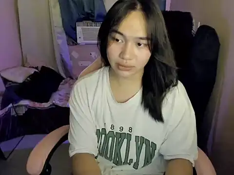 Snapshot of Seductive_lorie chatting on 06.19.26 Seductive lorie online show from 06.19.26