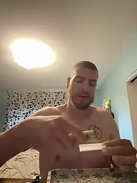 Snapshot of spud1204 chatting on 09.17.25 spud1204 online show from 09.17.25